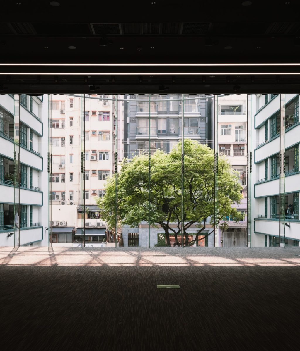 The newly built multi-purpose hall, Qube, locates between the 2 buildings and provides a space for various exhibitions and events.